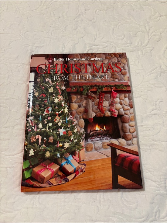 Better Homes And Gardens Other - Better Homes And Gardens Holiday Book - Red, Green & Brown Cover‎